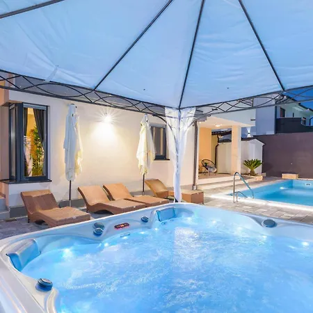 Vakantiehuis Stunning In Štinjan